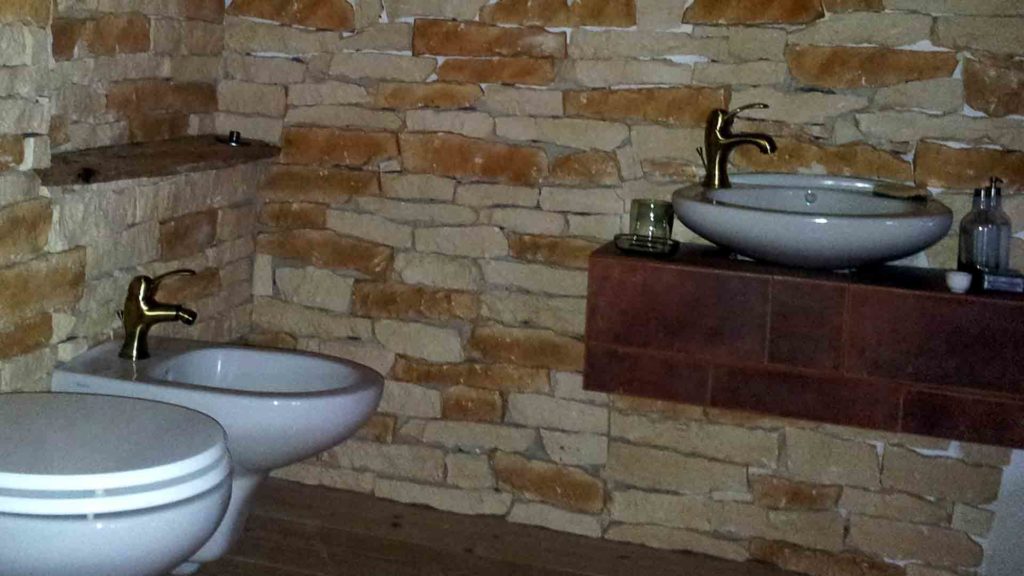 Bagno camera zen letto B&B & meditation center Zorba il Buddha Passerano Marmorito Asti