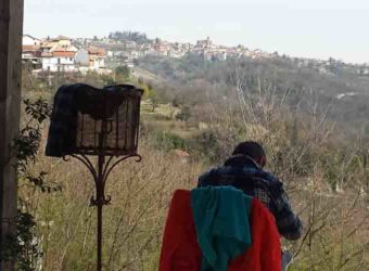 Orticoltura meditativa conduce Vipal Antonio Gianfranco Gualdi B&B & Meditation Center Zorba Il Buddha Passerano Marmorito (AT)