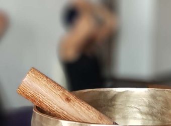 meditazione attiva mani di cuore pulizia settimo chacra Conduce Vipal Antonio Gualdi Centro Meditazione Zorba Il Buddha