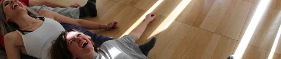 17-18 Maggio Ritiro Di Meditazione: Consapevolezza Risata & Silenzio- Rilascia Le Tue Emozioni Per Entrare In Un Profondo Silenzio – Gioco Consapevole – Yoga Della Risata – Condotto Da Manas